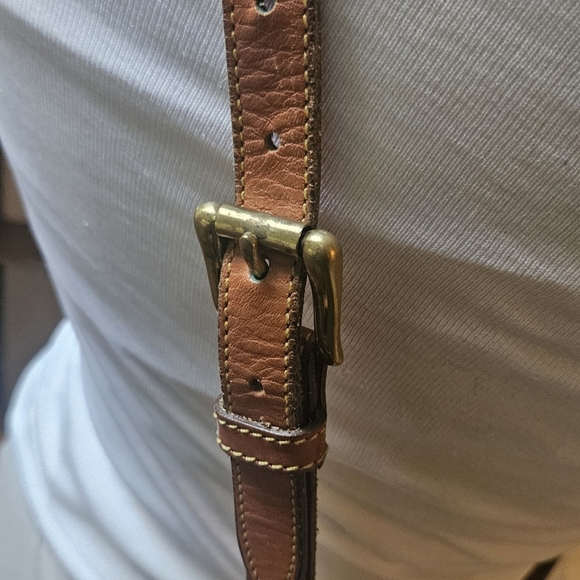 Vintage Dooney & Bourke All Weather Leather Shoulder Bag Brown/Ivory w Bag Charm - Picture 3 of 10